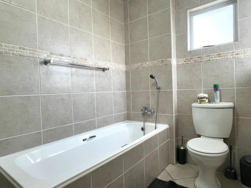 2 Bedroom Property for Sale in Reebok Western Cape